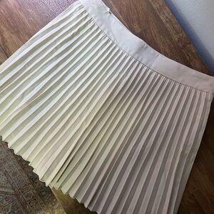 Cream pleated skirt (skort) from Zara, NWT